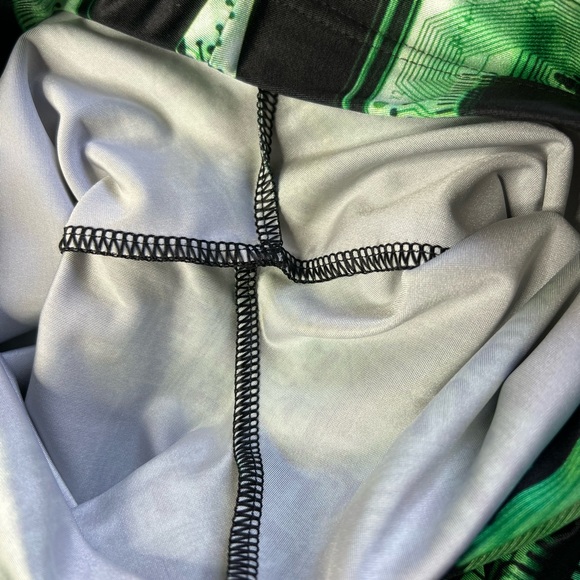 NWOT Blackmilk Circuit Board Green Leggings ~ LIMITED Size Medium - Picture 7 of 9